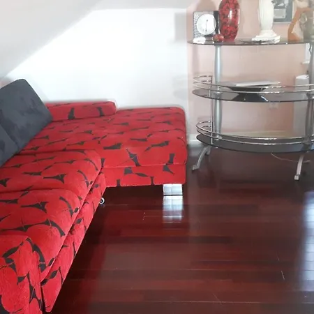 Luxury Rosso شقة *